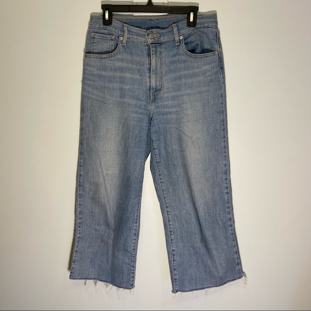 Levi’s wide leg cropped jeans